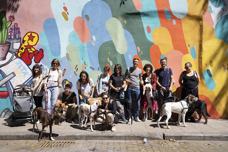 visite guidée à pied à Madrid avec chiens et bebés